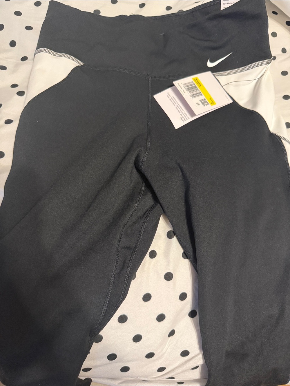 Nike Black and White Women's Athletic Leggings
